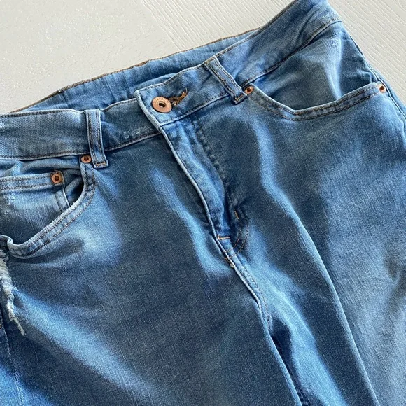 🌼 H&M Divided Jeans 🌼 - Picture 7 of 7